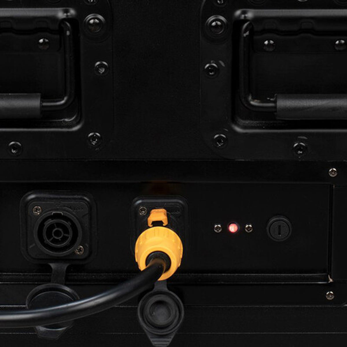 American DJ Mirage Q6 Pak Black 6-LED Wash Lights with Charging Case and Remote