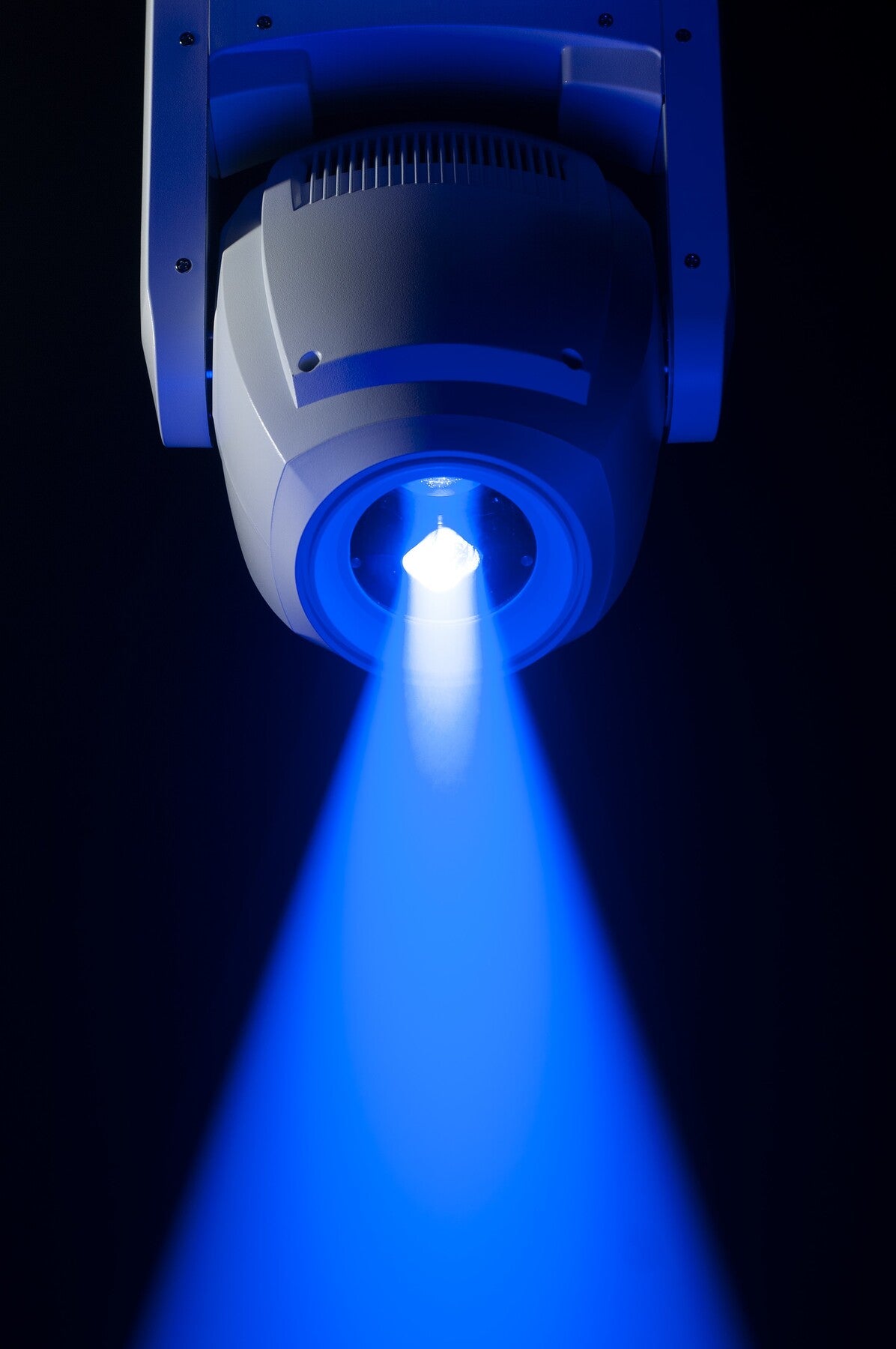 American DJ FOCUS SPOT 4Z PEARL 200W Cool White LED DMX Moving Head Light