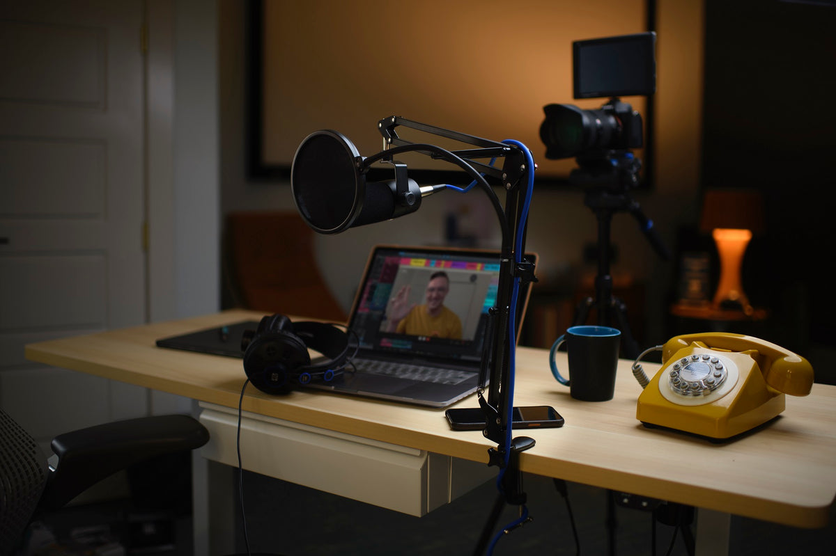 Presonus Broadcast Accessory Pack w/Mic Boom Arm+Pop Filter+HD7 Headphones+Cable