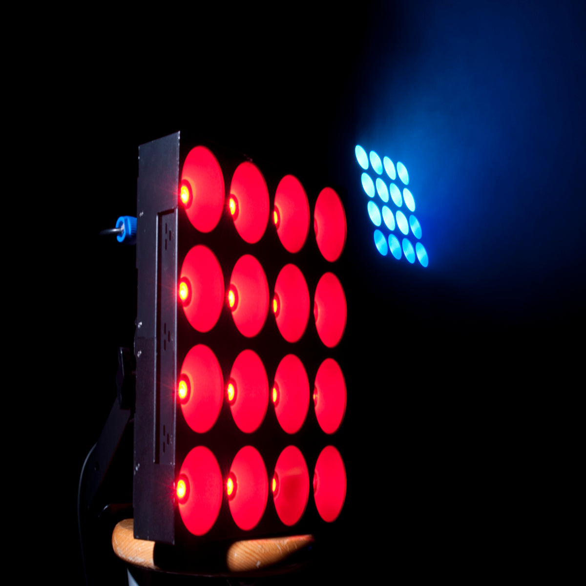 DOTZ MATRIX 4 x 4 COB RGB LED DMX Pixel Map Wash/Blinder Light
