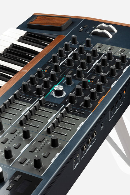 Polybrute USB MIDI 6-voice 61-Key Polyphonic Analog Morphing Synthesizer