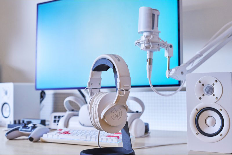 Audio-Technica ATH-M20XWH Professional Closed-Back Dynamic Monitor Headphones