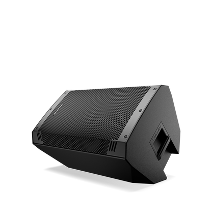 Mackie Thrash15v2