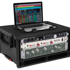 SKB 1SKB-ISF4U Waterproof 4U/Laptop Studio Flyer Rack Case+Beyerdynamic Earbuds