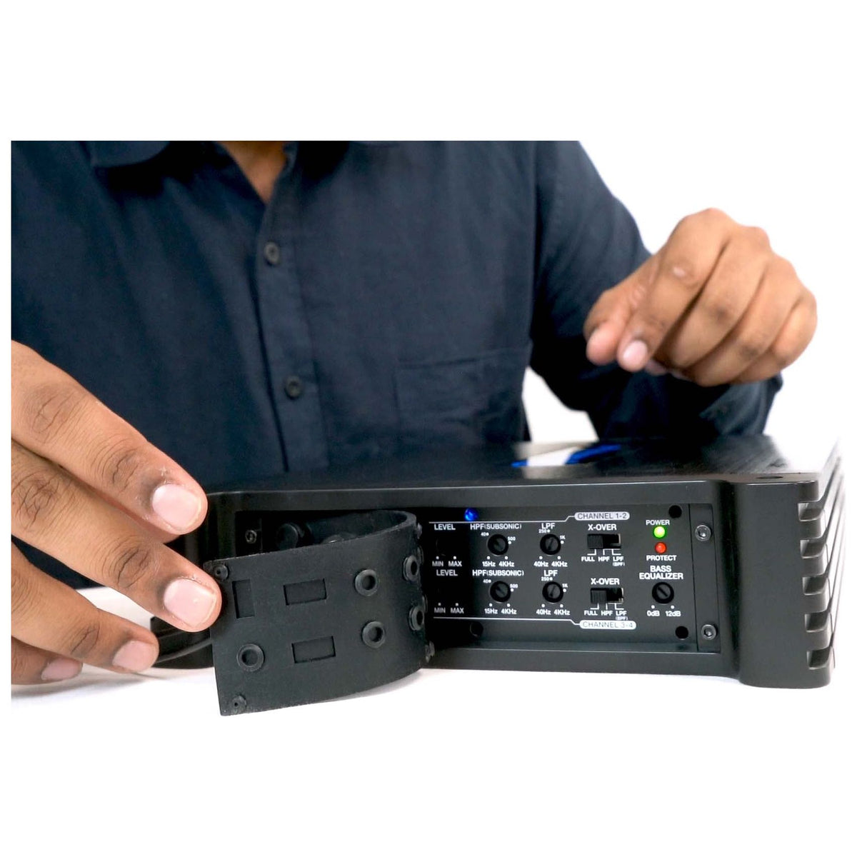 DBM45 4-Channel Amp + RMWK4 Marine Wire Kit Bundle
