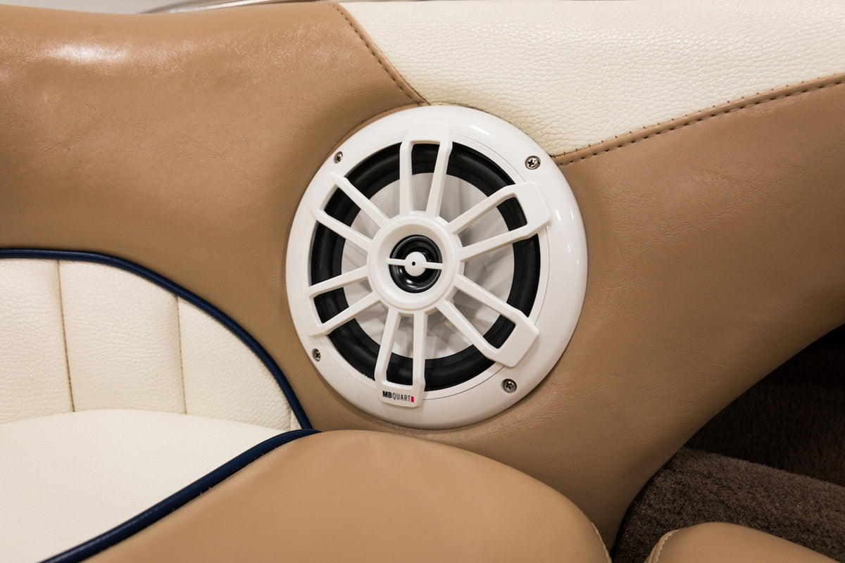 NF1-116 6.5" Speakers + MAC65W White Aluminum Tower Pods